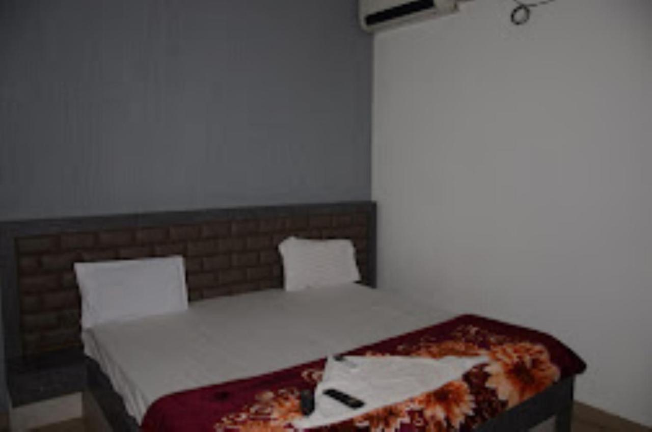 Hotel Rajawat , Madhya Pradesh Vidisha Zewnętrze zdjęcie